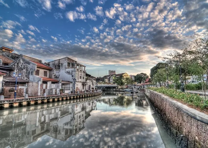 Pax 6+3 Grand Lux Melaka Homestay