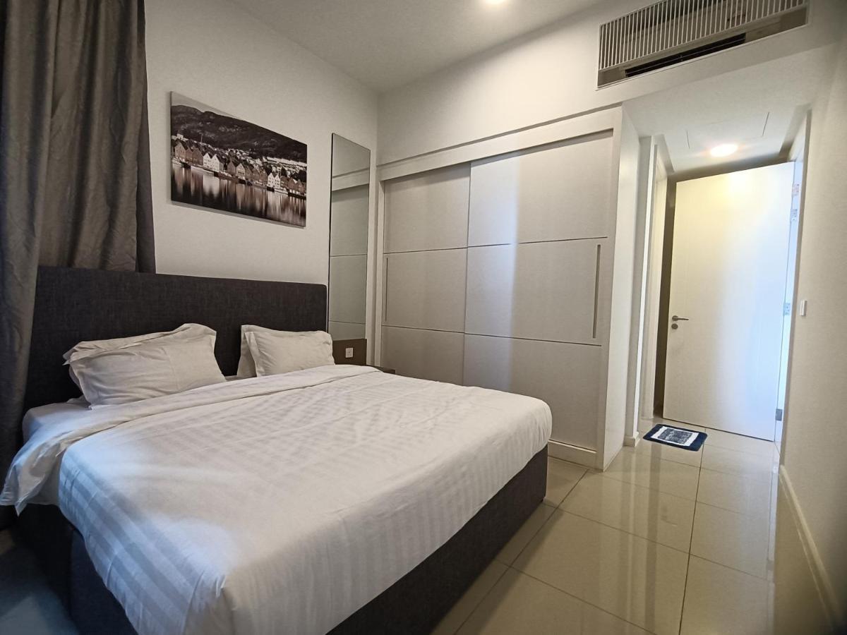 Pax 6+3 Grand Lux * Malacca